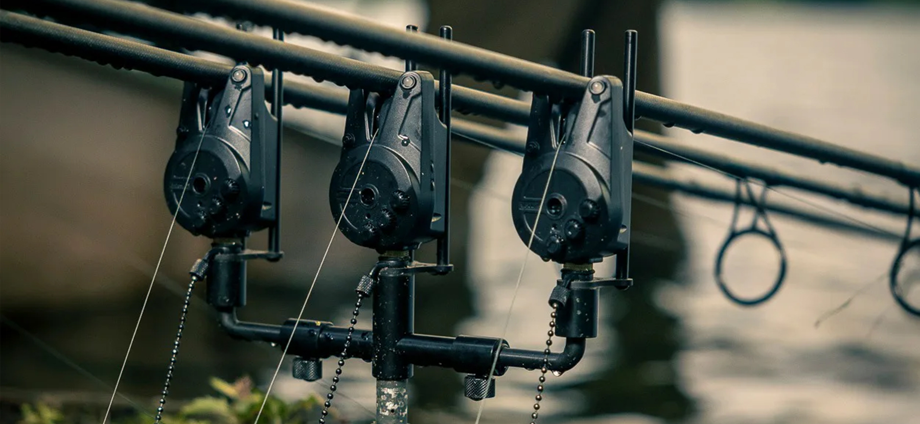 Sada hlásičů Trakker DB7-R 3 Rod Bite Alarm Set 3+1